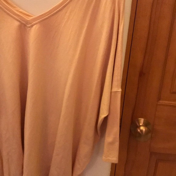 Deep V-Neck 3/4 Sleeve Scoop T-shirt - Picture 2 of 6